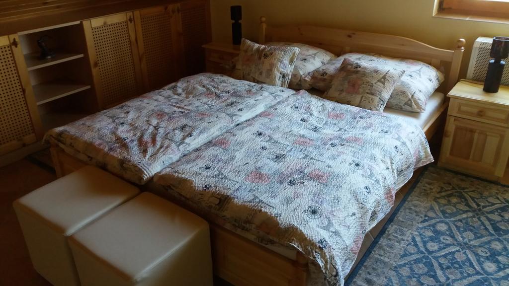 Pongracz Apartman Зирц Экстерьер фото